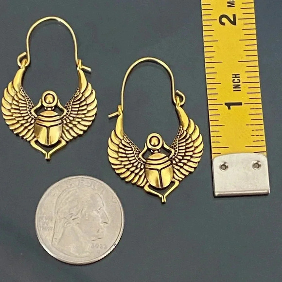 Gold Tone Egyptian Style Scarab Beetle Earrings NEW - Picture 2 of 2